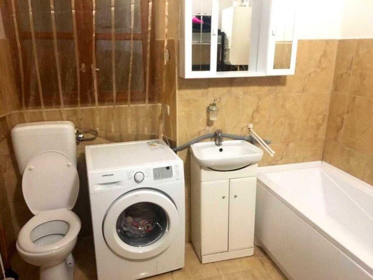Arkadia Apartman Pápa Eksteriør billede